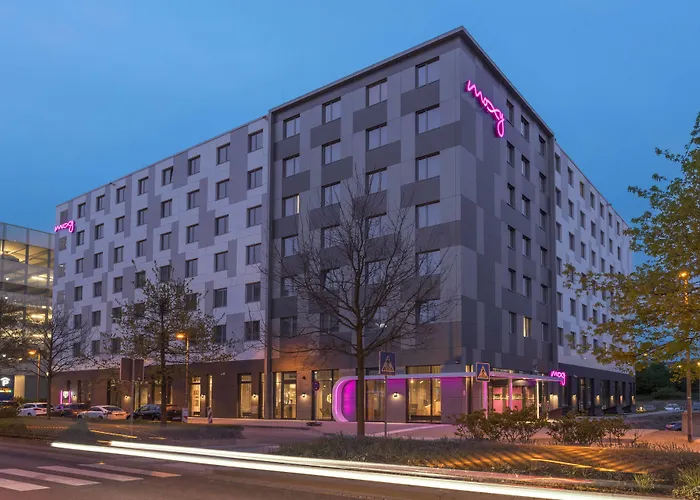 Moxy Frankfurt AirportAirport Hotel